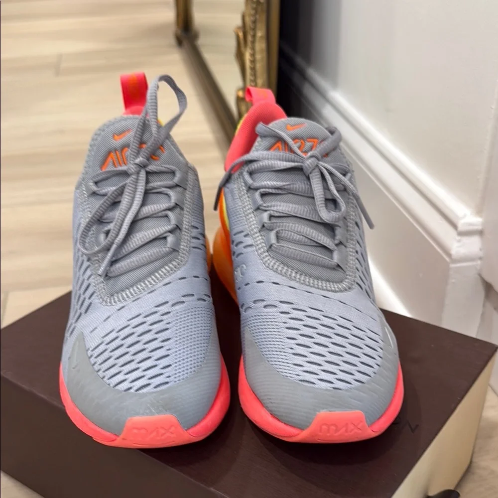 Nike Air Max 270 Gray with Neon Highlights - Picture 2 of 4